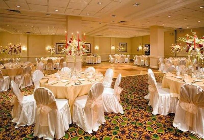 Courtyard By Marriott New York Laguardia Airport Otel Restoran fotoğraf