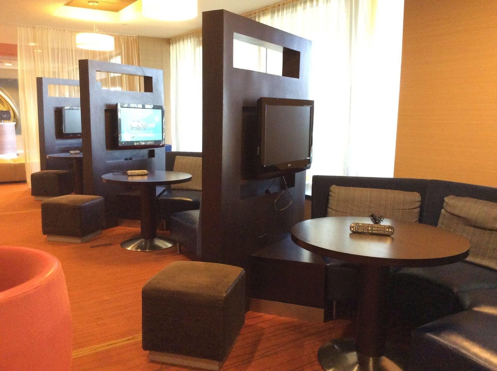 Courtyard By Marriott New York Laguardia Airport Otel Dış mekan fotoğraf