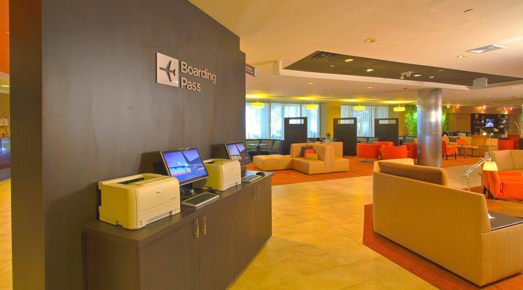 Courtyard By Marriott New York Laguardia Airport Otel Dış mekan fotoğraf